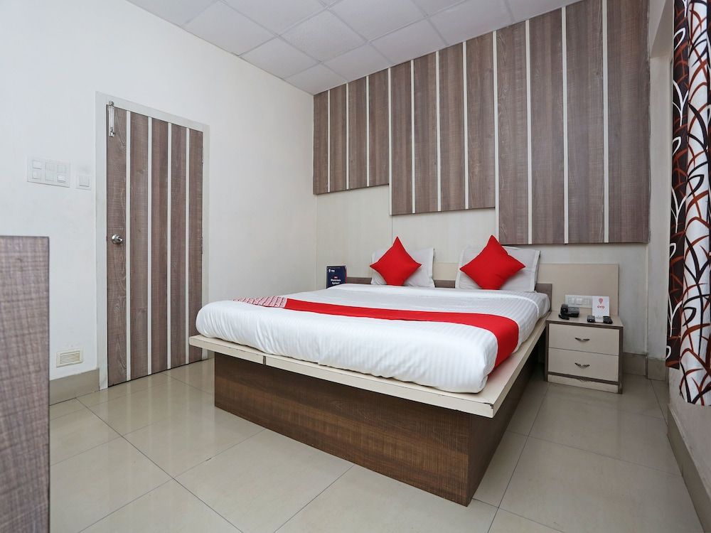 OYO 11888 Rasbehari Avenue Double or Twin Room 3