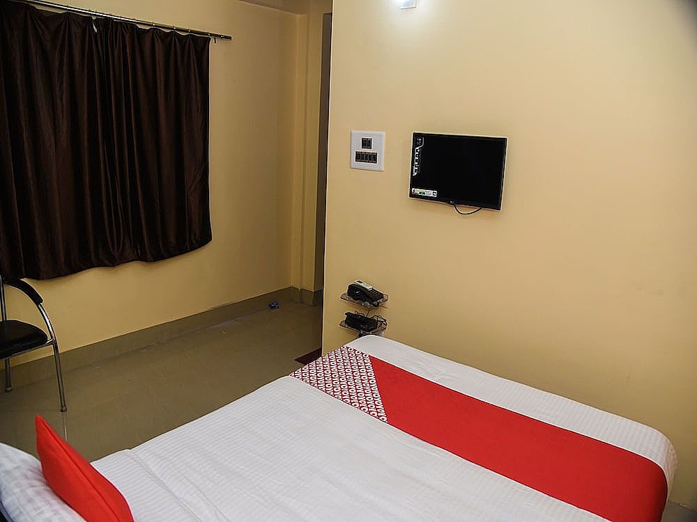 OYO 15071 Hotel Harsh Raj Residency Double or Twin Room 7