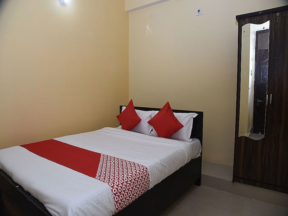 OYO 15071 Hotel Harsh Raj Residency Double or Twin Room 8