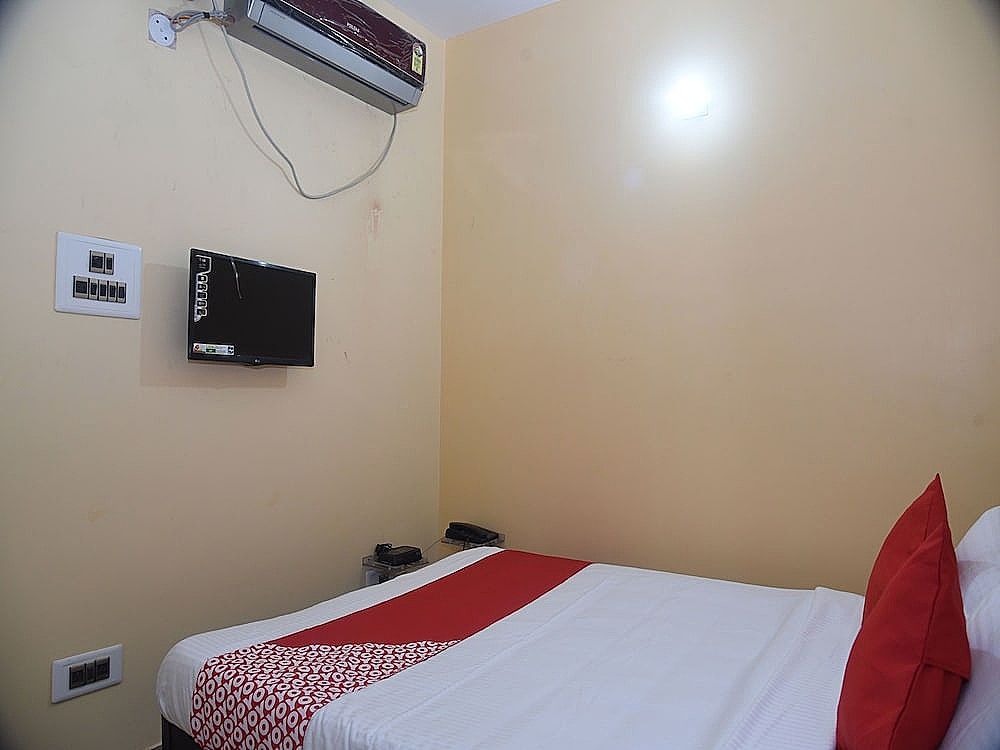 OYO 15071 Hotel Harsh Raj Residency Double or Twin Room 11