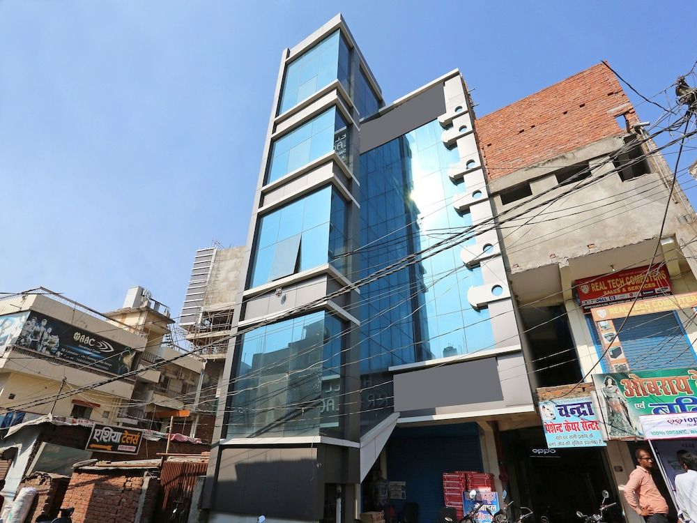 undefined OYO 8961 Hotel RR Palace 2