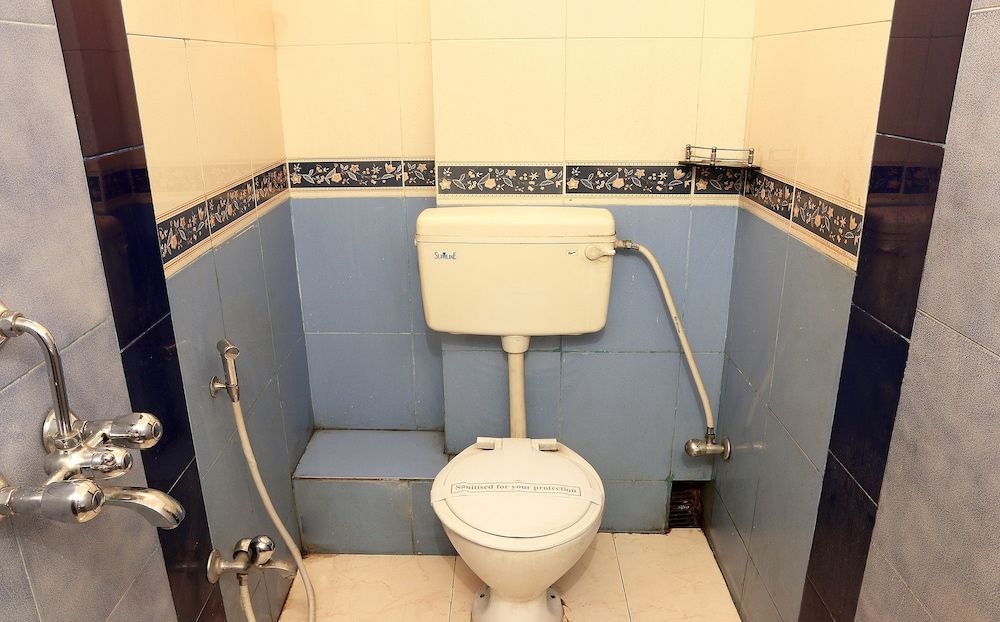 OYO 2910 Hotel Relax Double or Twin Room 4