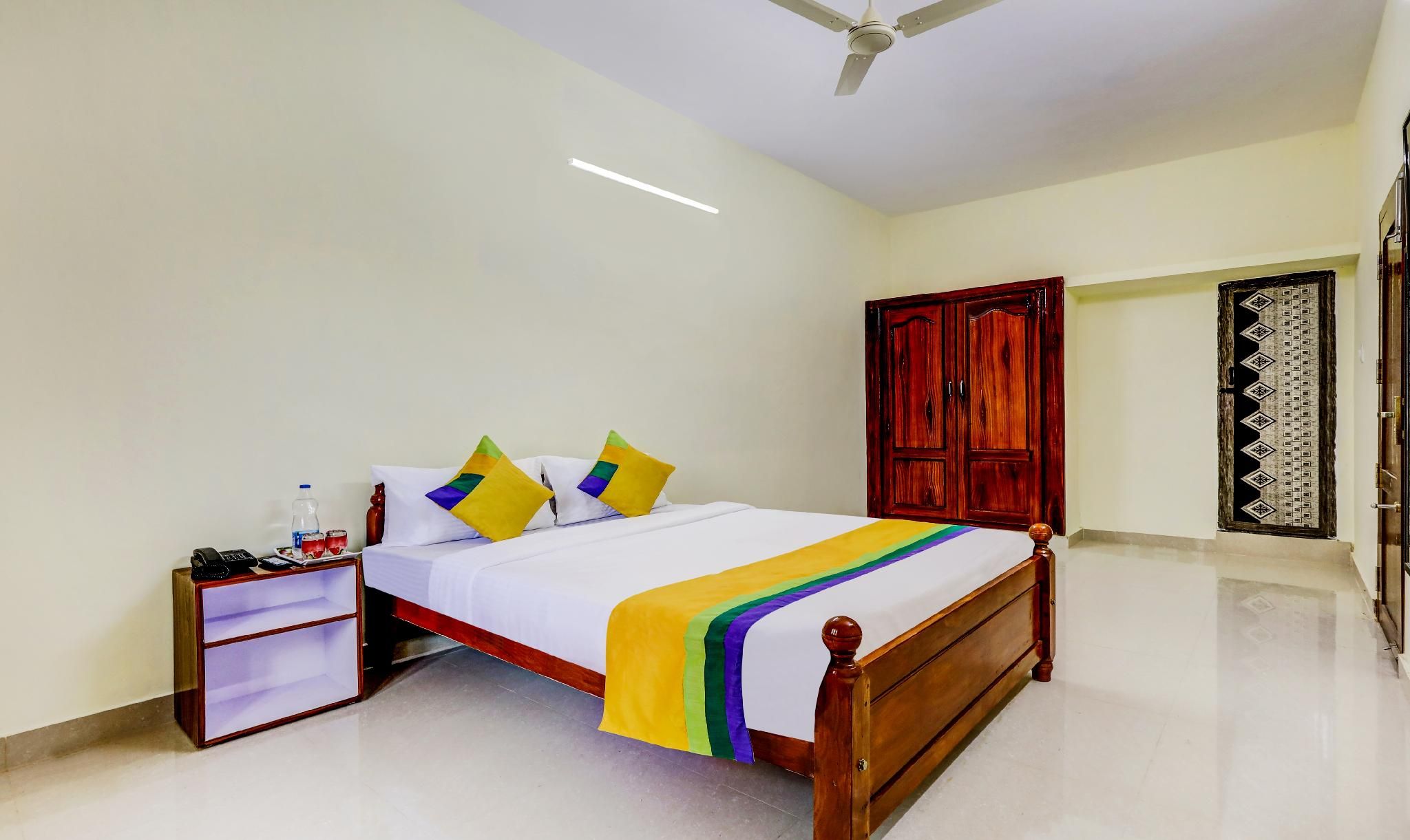 Economy Room