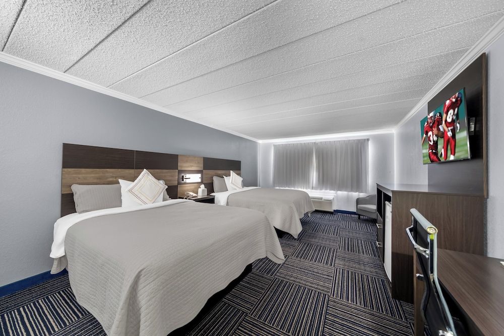 Admiralty Inn & Suites - a Red Collection Hotel