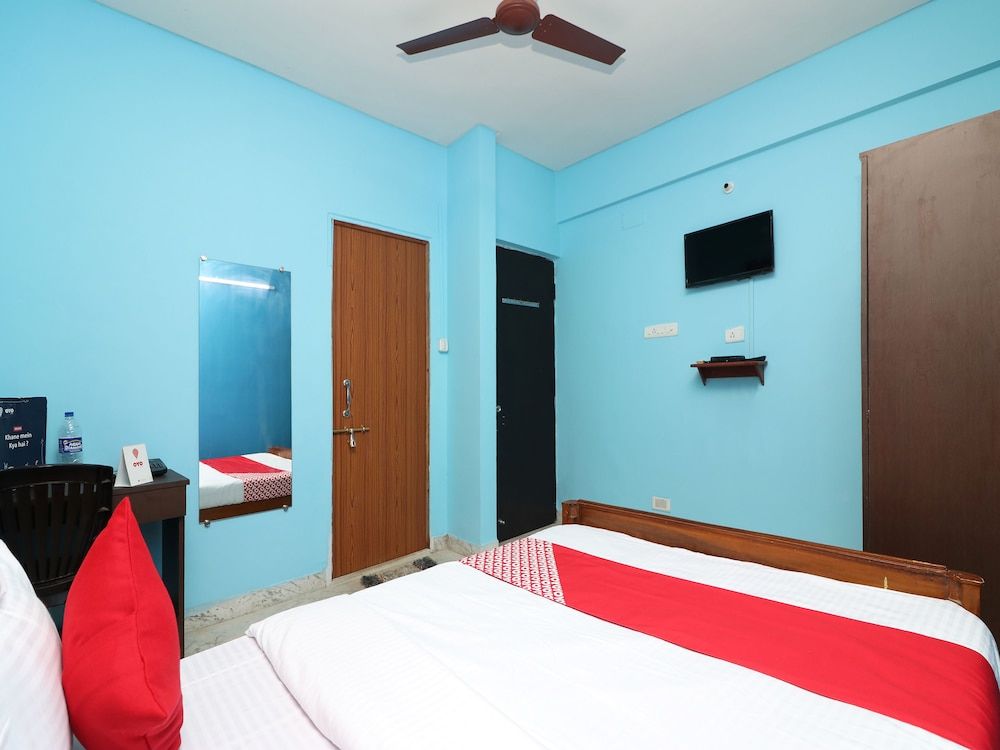 OYO 7111 Fanindra Guest House Double or Twin Room