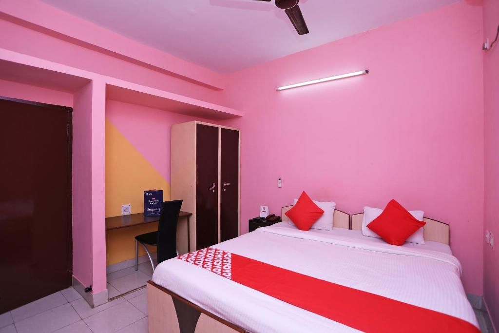 OYO Flagship 13524 Swapan Guest House Standard Double Room 2