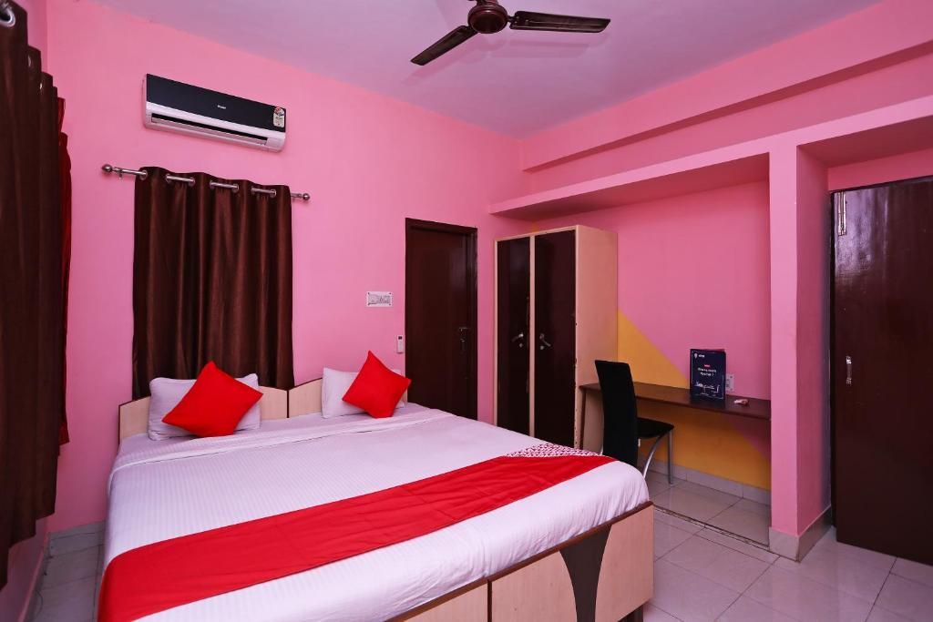 OYO Flagship 13524 Swapan Guest House Standard Double Room 5