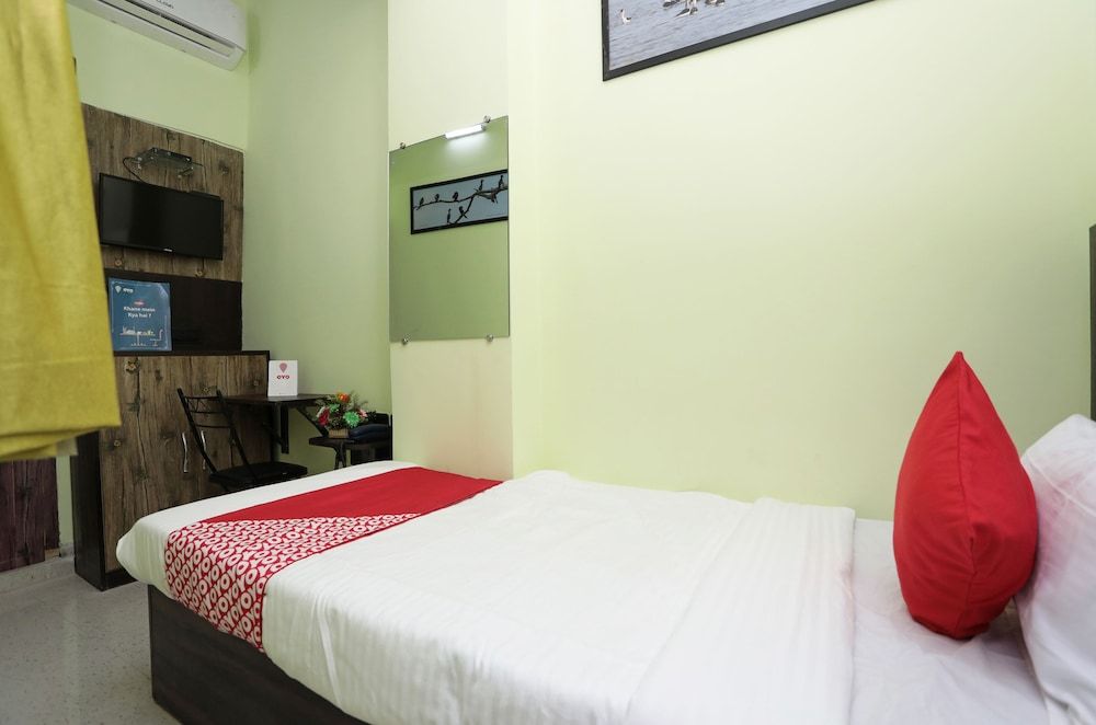 OYO 22297 Hotel 86b Single Room, 1 Queen Bed