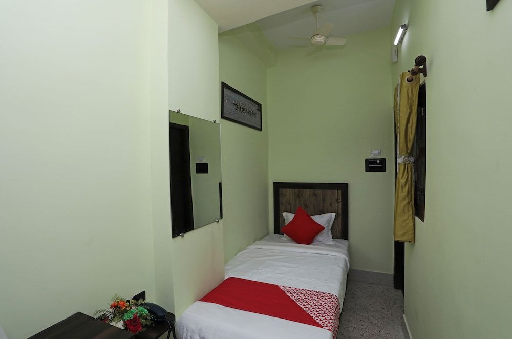 OYO 22297 Hotel 86b Single Room, 1 Queen Bed 2