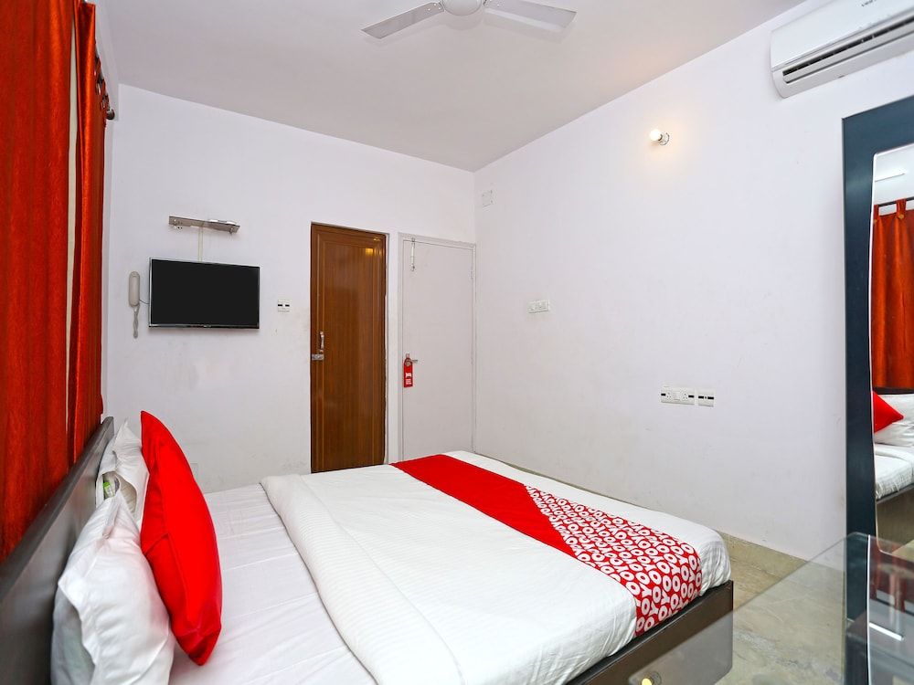 OYO 9980 Violet Guest House Classic Room 2
