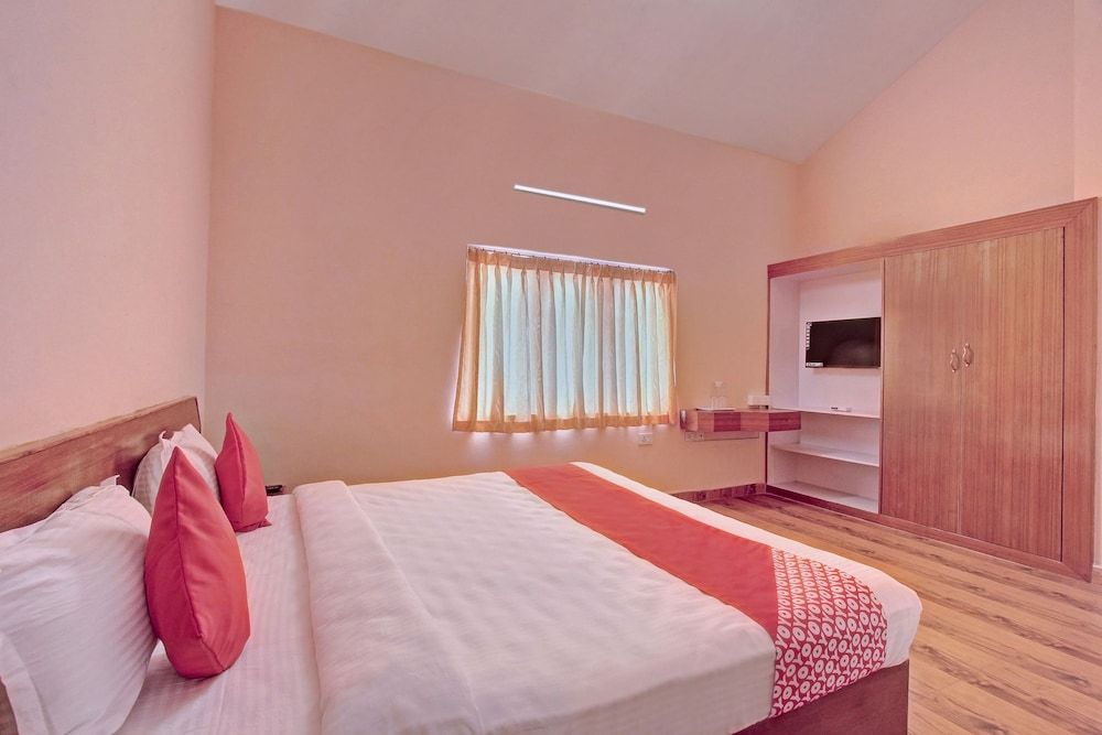 OYO 28833 Joe Grande Standard Room 19