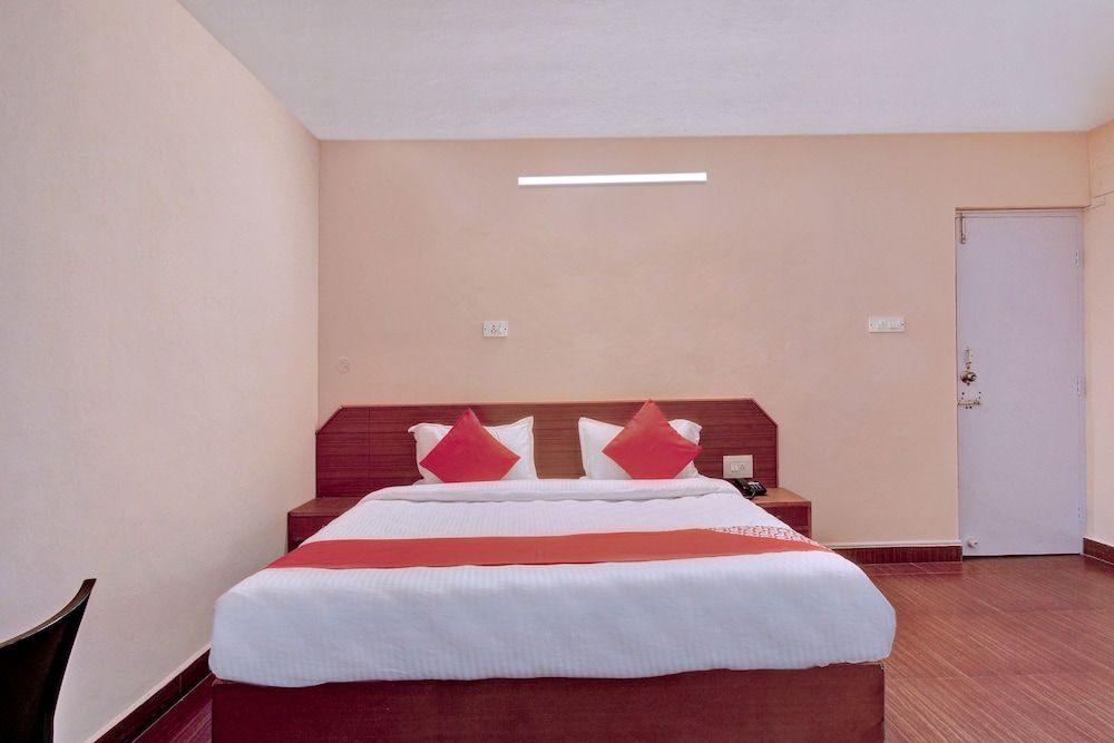 OYO 28833 Joe Grande Standard Room 18