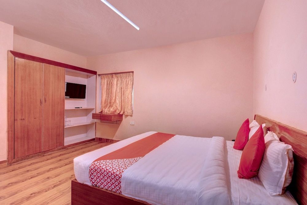 OYO 28833 Joe Grande Standard Room 2