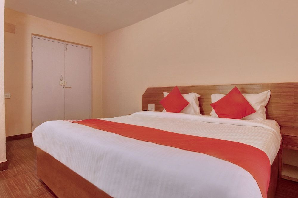 OYO 28833 Joe Grande Standard Room 14