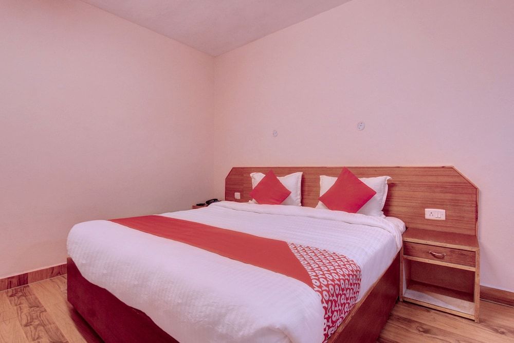 OYO 28833 Joe Grande Standard Room 11