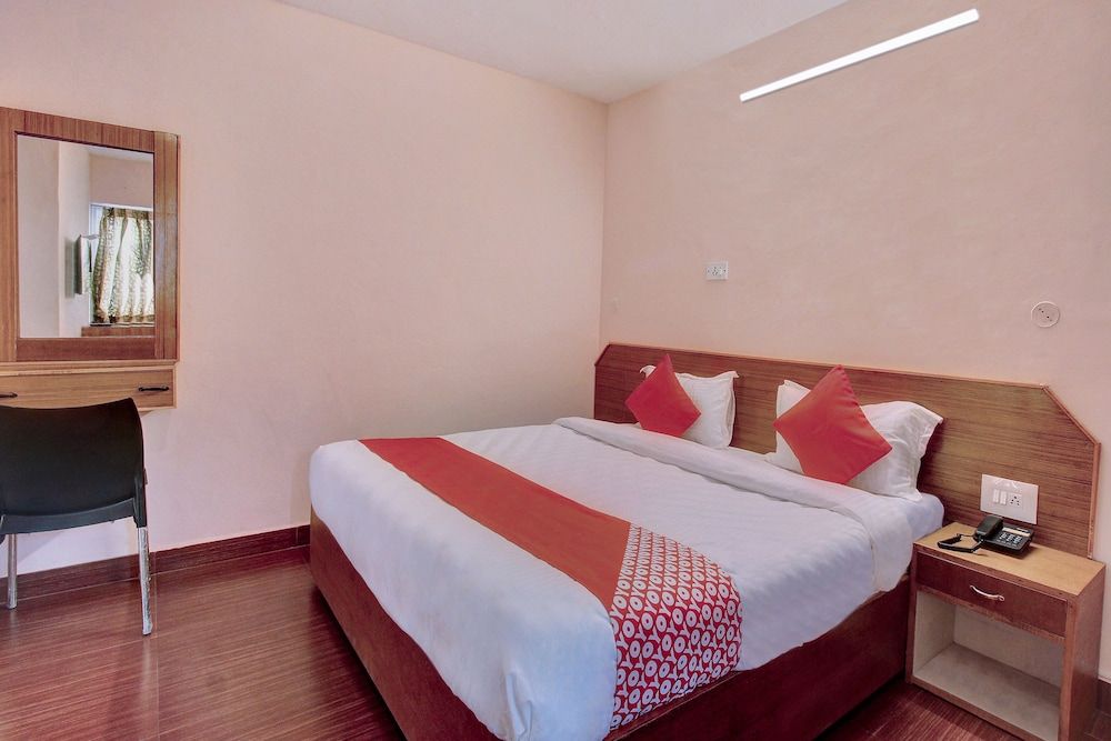 OYO 28833 Joe Grande Standard Room 7