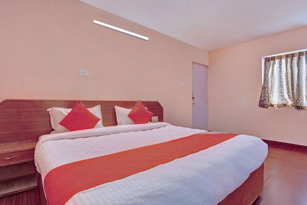 OYO 28833 Joe Grande Standard Room 21