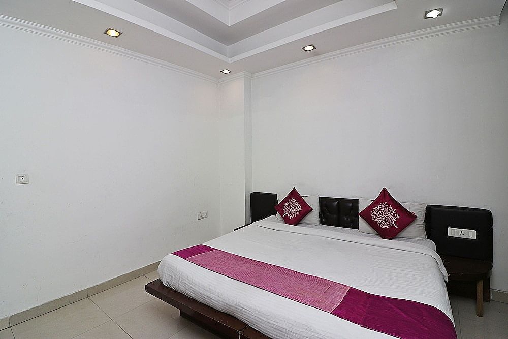 OYO 8349 Hotel Crown Palace Double or Twin Room