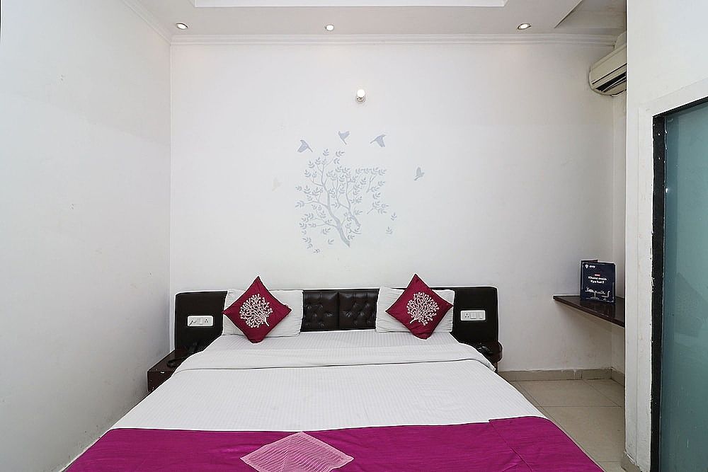 OYO 8349 Hotel Crown Palace Double or Twin Room 10