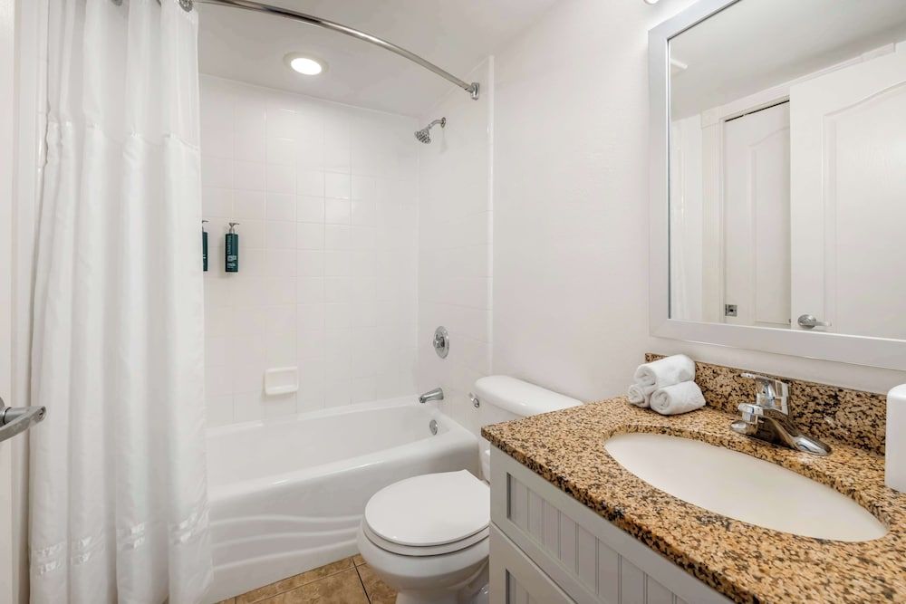 Hilton Vacation Club The Cove on Ormond Beach 1 Bedroom Queen Suite with Sofabed 5