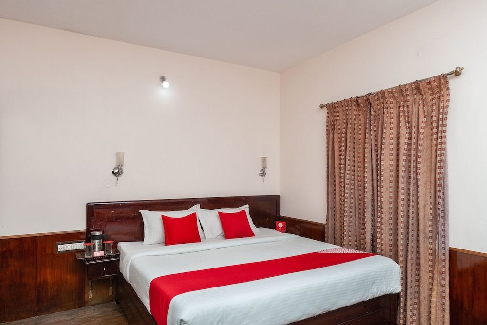 OYO 27809 Hotel Ganapathy Garden Standard Room 2