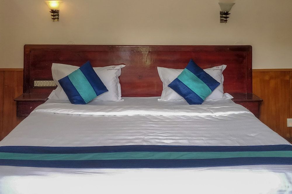 OYO 27809 Hotel Ganapathy Garden Standard Room 4