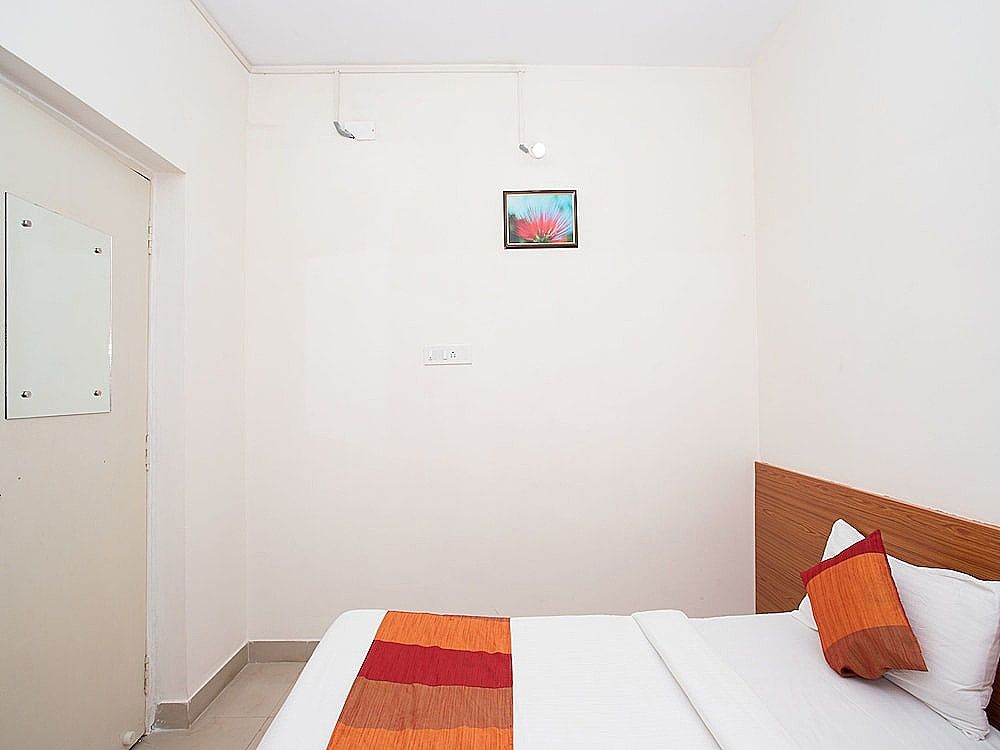 undefined OYO 8845 Airport AC Transit Stay 10