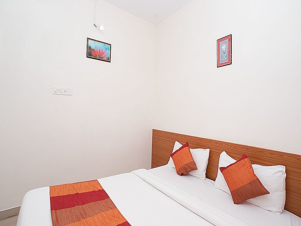 undefined OYO 8845 Airport AC Transit Stay 4