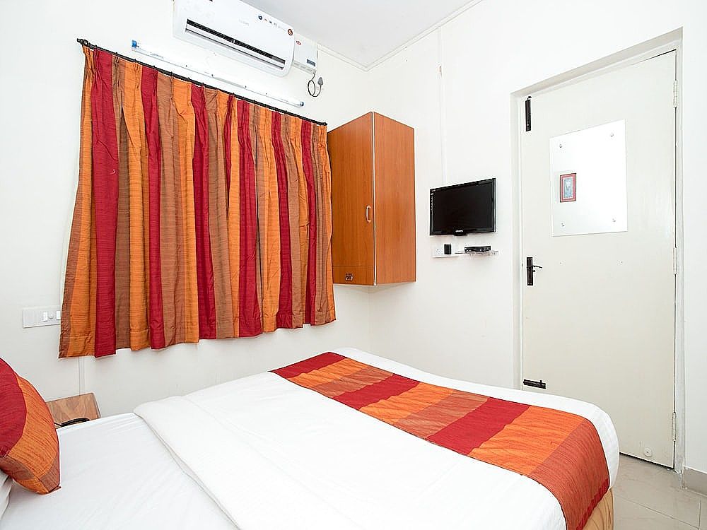 undefined OYO 8845 Airport AC Transit Stay 8