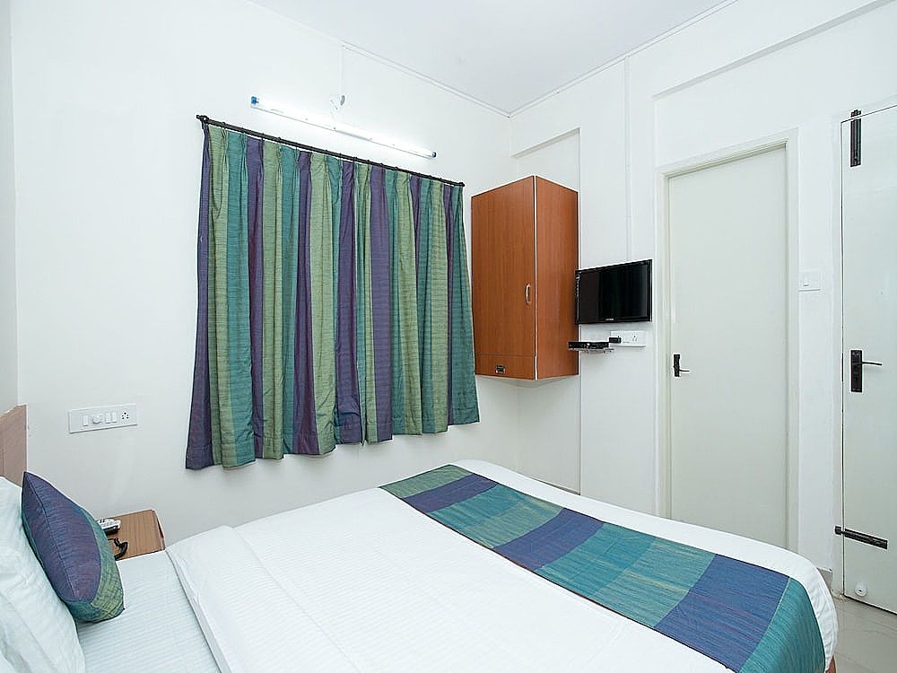 undefined OYO 8845 Airport AC Transit Stay 9