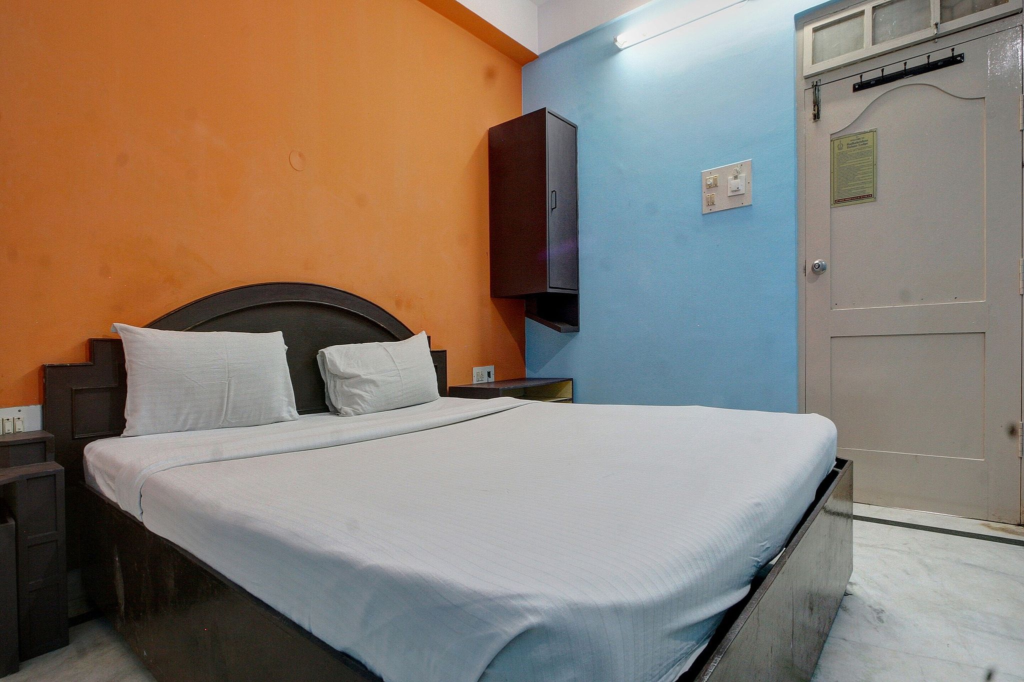 SPOT ON Radha Krishna Deluxe Lodge Near Cubbon Park Classic 15