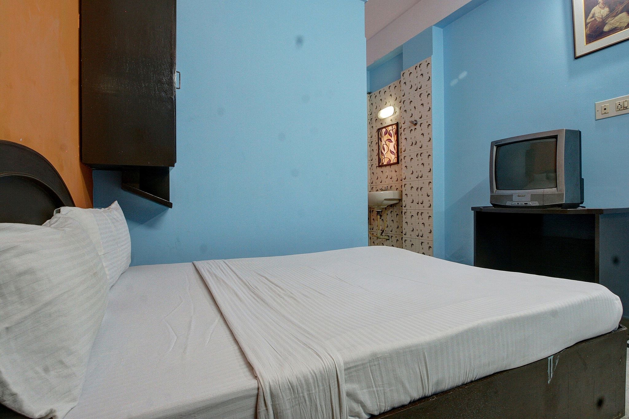 SPOT ON Radha Krishna Deluxe Lodge Near Cubbon Park Classic 17