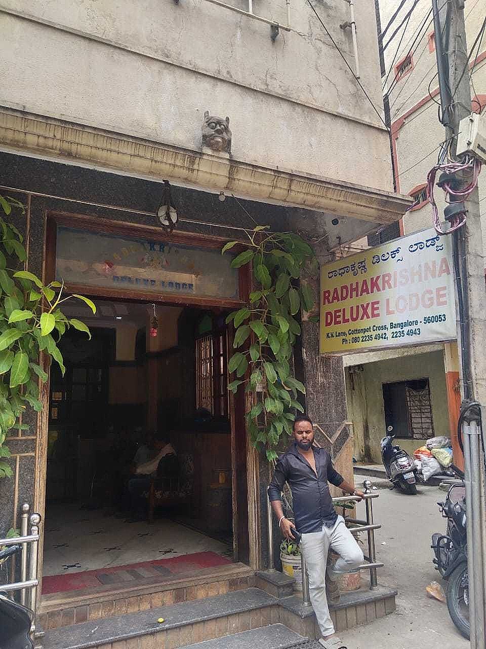 SPOT ON Radha Krishna Deluxe Lodge Near Cubbon Park