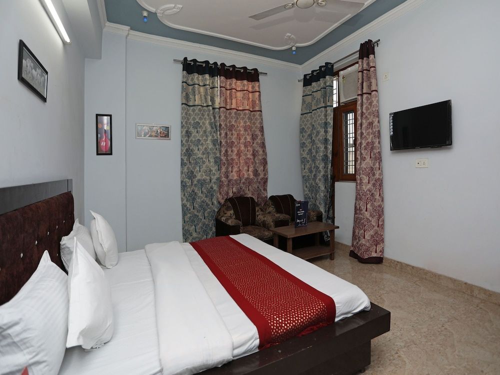 OYO 12502 City Hotel Double or Twin Room 9