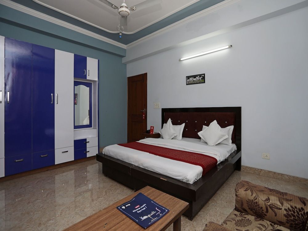 OYO 12502 City Hotel Double or Twin Room 4