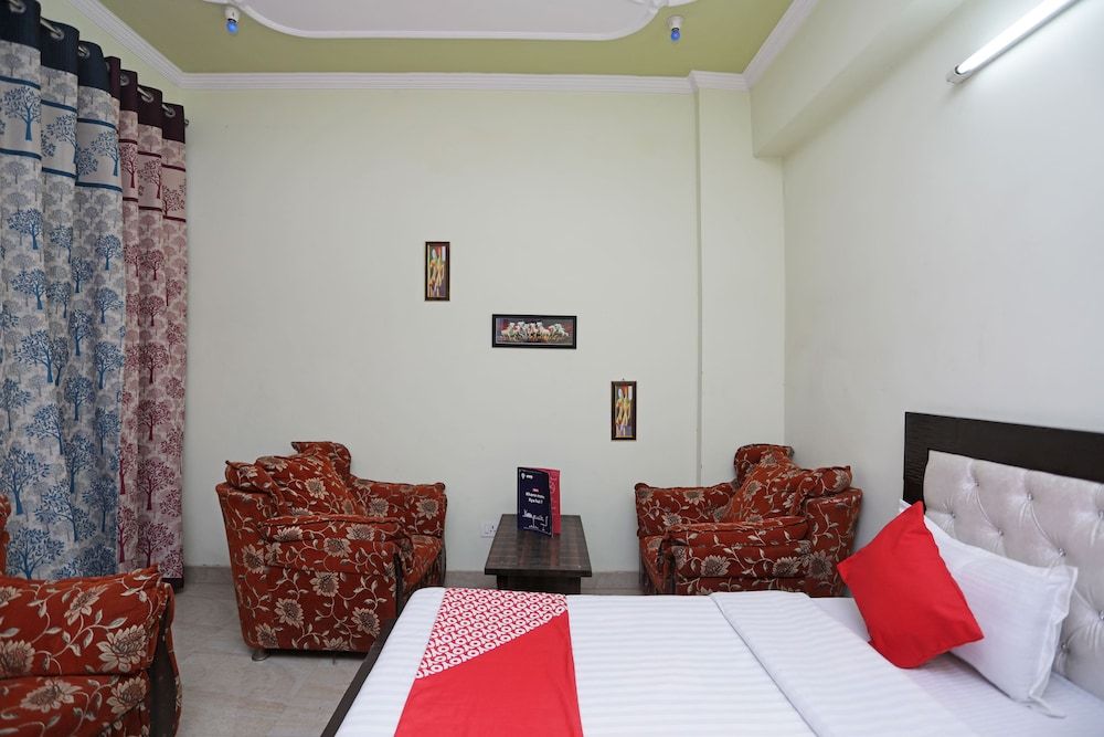 undefined OYO 12502 City Hotel 10