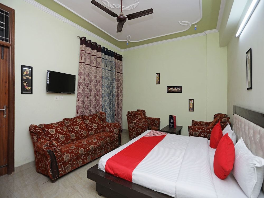 OYO 12502 City Hotel Double or Twin Room 6