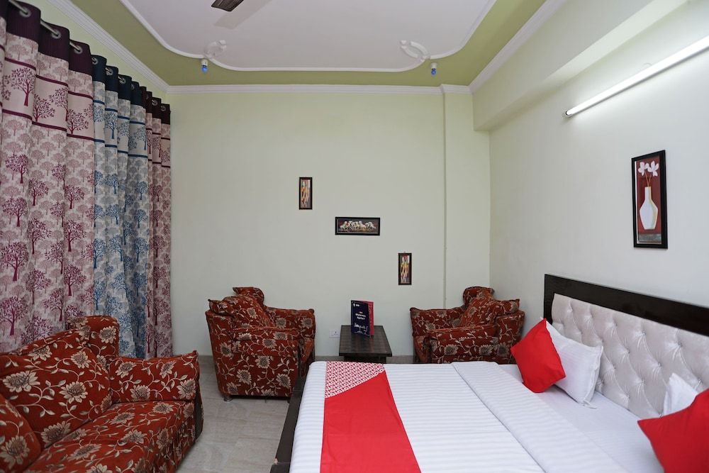 undefined OYO 12502 City Hotel 7