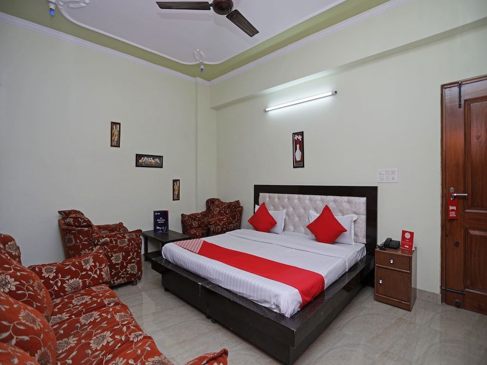 undefined OYO 12502 City Hotel 5