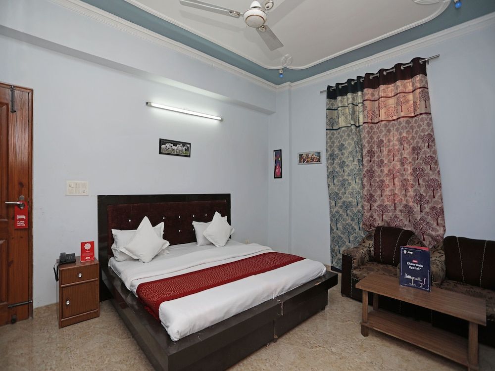OYO 12502 City Hotel Double or Twin Room 11
