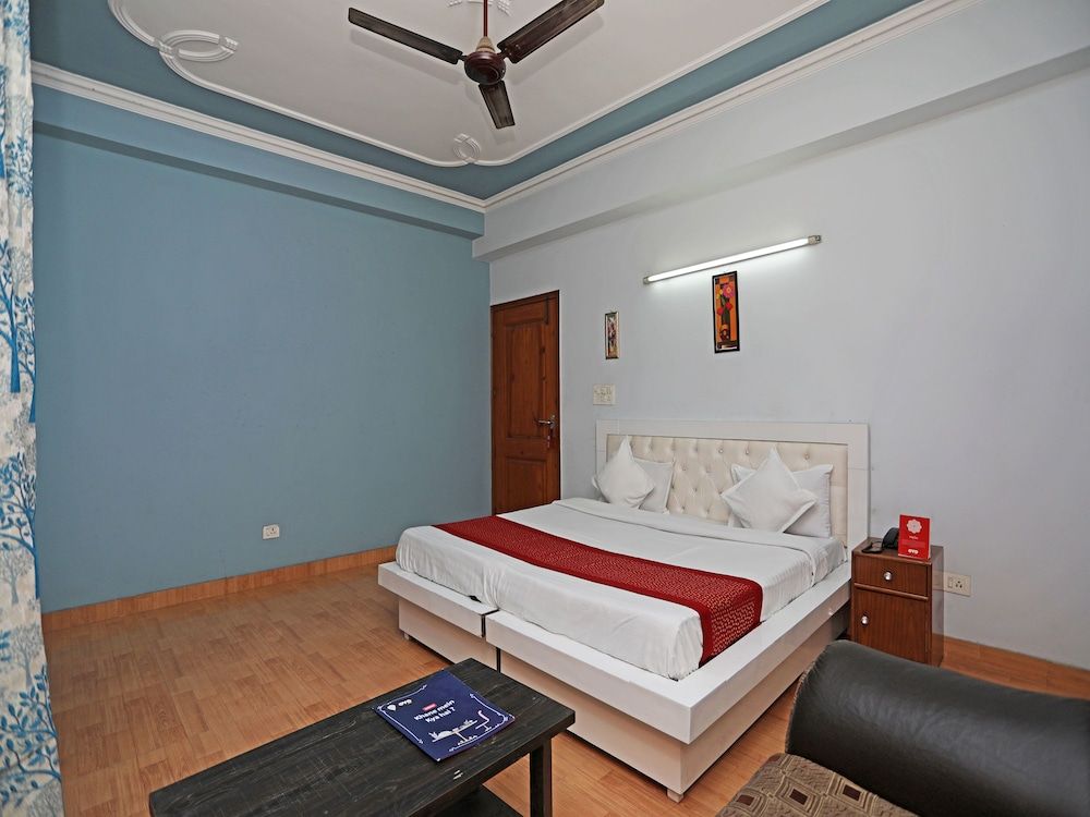 undefined OYO 12502 City Hotel 2