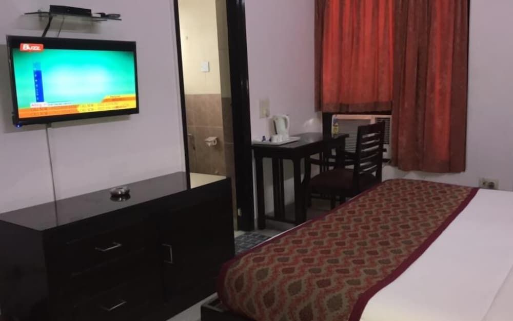 Hotel B&B INN Deluxe Double Room, 1 Bedroom, Non Smoking, City View 8