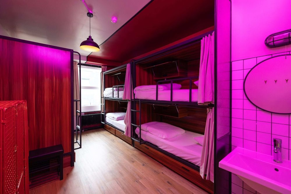 undefined Malacuna Manchester 7