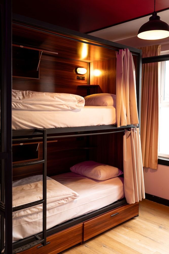 undefined Malacuna Manchester 5