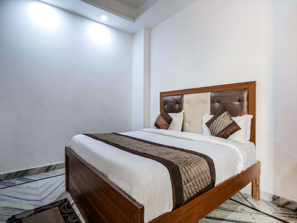 OYO 6340 Glorify Stay 3 Double or Twin Room 10