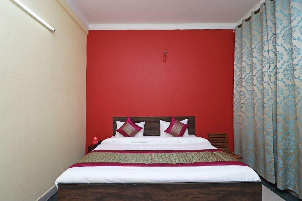 OYO 10747 Vashu Residency Double or Twin Room 4