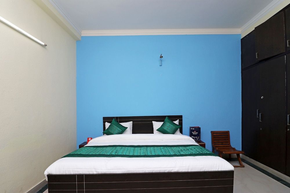 OYO 10747 Vashu Residency Double or Twin Room 5