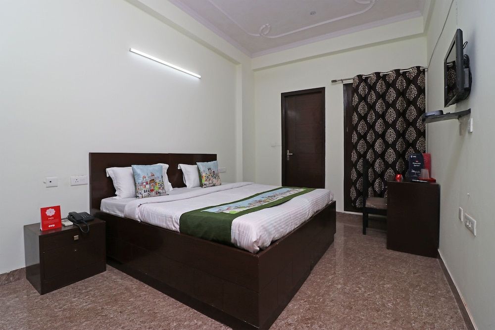 OYO 10172 Dhruv Residency Double or Twin Room 4