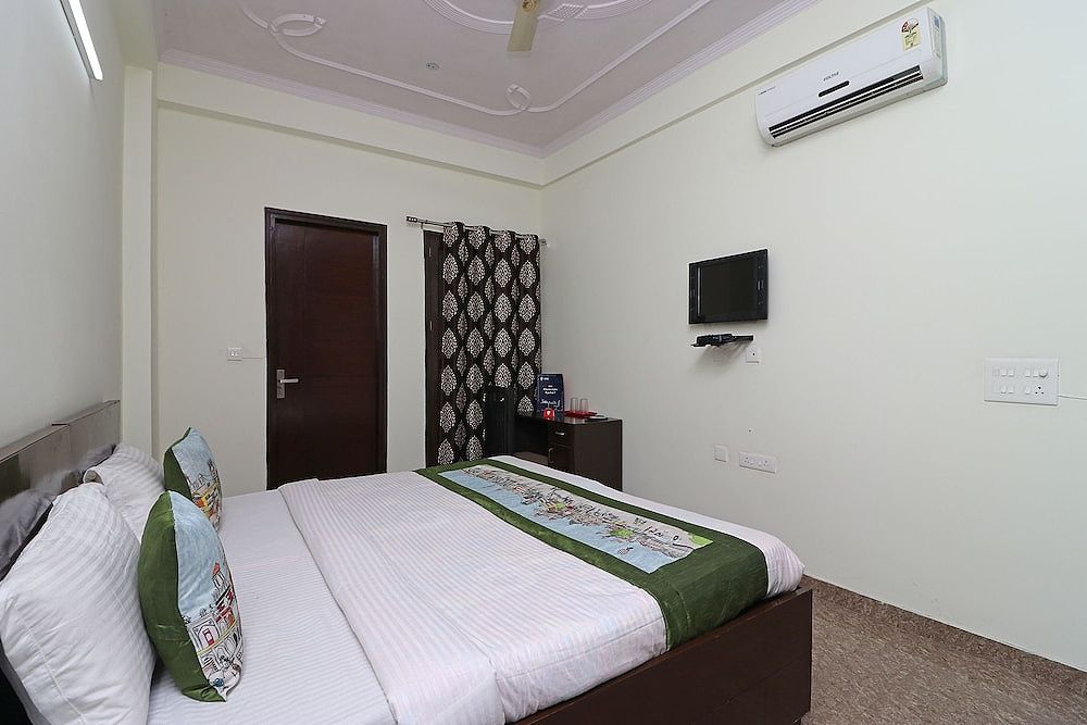 undefined OYO 10172 Dhruv Residency 8