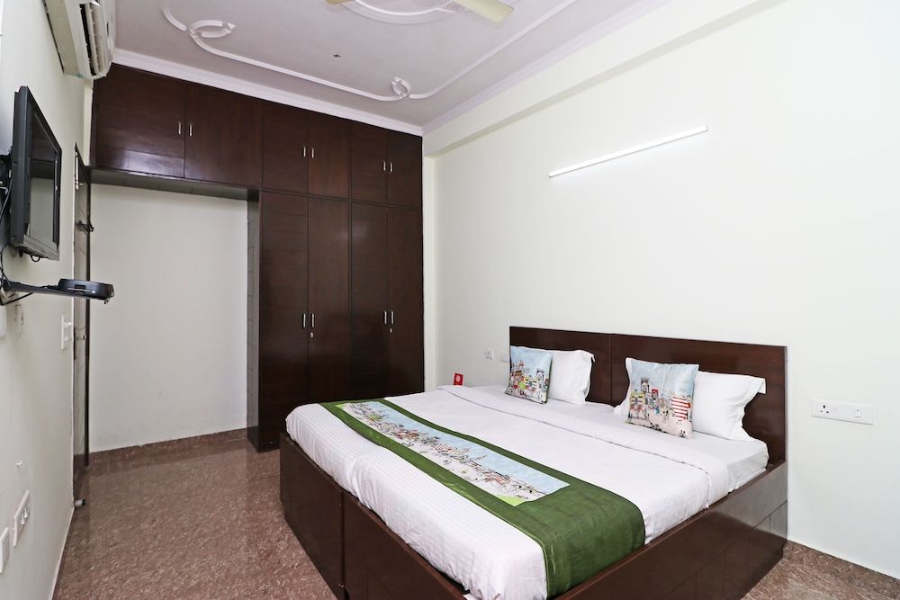 OYO 10172 Dhruv Residency Double or Twin Room 6